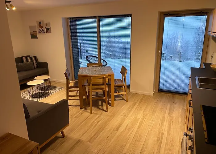 'okno Z Widokiem' فيسلا